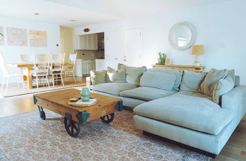 Woodstone Village House | Calm Designer Home in South Austin 18 Minutes to Downtown