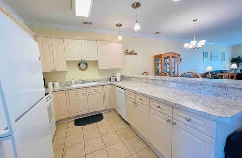 Central Myrtle Beach Condo | Calming & Relaxing condo in the center of MB