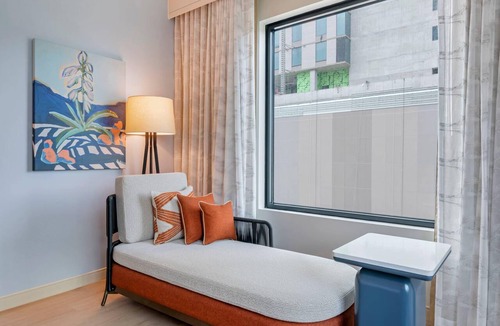 Rainey Street Historic District Hotel | Cambria Hotel Austin Downtown