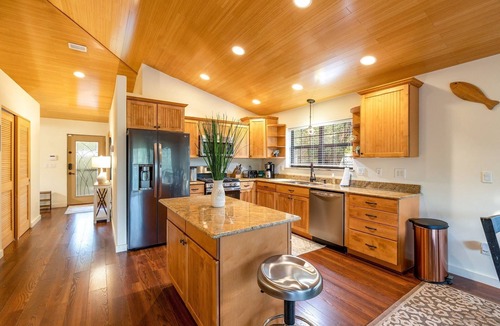 Fort White Cabin | Camp Manatee - Riverfront Cabin, Stunning Views, Pet-Friendly, Hot tub + Kayaks!
