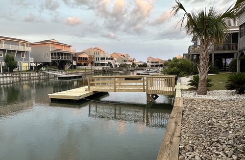 Sunset Beach House | Canal Front + Walk to Beach -Quiet Late Summer Weeks Available