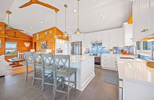 Avon House | Canalfront Dog Friendly Home w/Hot Tub, Private Boat Ramp/Dock, Cargo Lift
