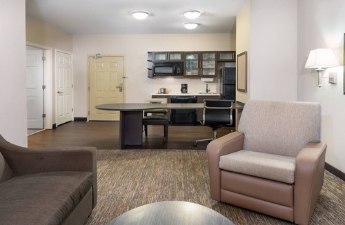 Athens Hotel | Candlewood Suites Athens by IHG