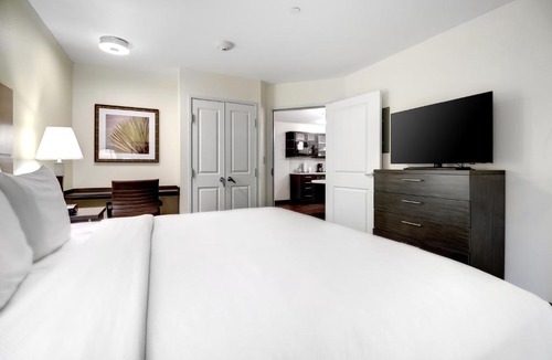 Waco Hotel | Candlewood Suites Waco by IHG