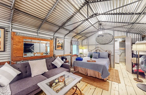 Bronson Cabin | Canoe, Fire Pit & Grill! Wacassa River Retreat