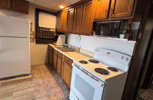 Long Lake Cabin | Canoe & Fire Pit! Sleeps 9!