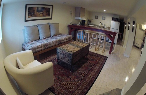 Capitol Hill Apartment | Cap Hill: Large Urban/Luxe Studio. Sleeps 1-4, Walk to Capital, Union Station