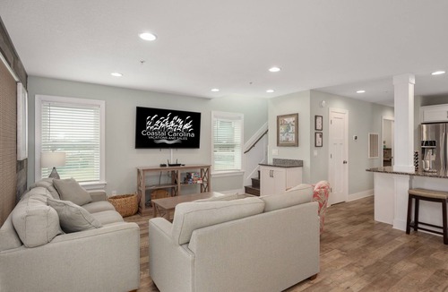 Nags Head House | Cape Lookout Cottage: Pet Friendly, Semi-Oceanfront, Hot Tub and Community Pool!