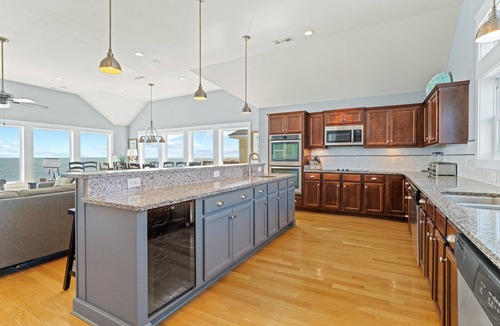 Buxton House | Cape Point, charming 7-Bedroom Oceanfront + Pets Stay Free!