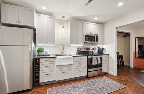 Hill East Apartment | Capitol Hill East Free Parking 5-min to Metro RFK