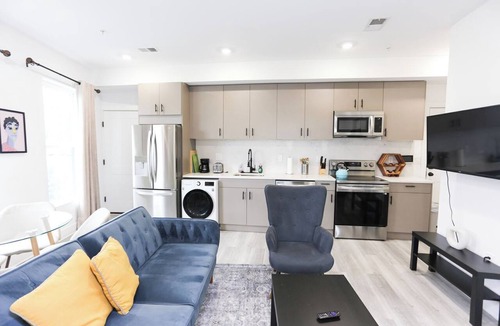 Northeast Bed & Breakfast | Capitol Hill Stay with Stunning Skyline View