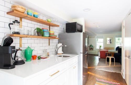Southeast Apartment | Capitol Hill Studio - Sub Walkscore W D