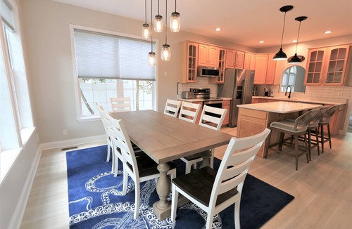 Arundel on the Bay House | Captain's Retreat! Newly Renovated - few steps from the beach!