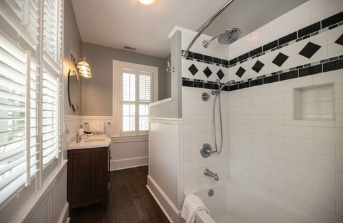 Edenton Bed & Breakfast | Captain’s Quarters Inn Downtown Edenton Queen Bed 2nd Floor
