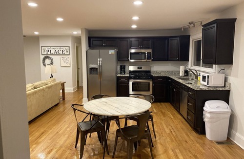 Wade Hampton House | Cardinal Gem - 3 bdrm/2bath home in Taylors