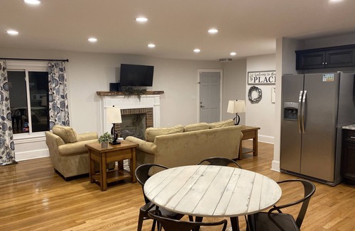 Wade Hampton House | Cardinal Gem - 3 bdrm/2bath home in Taylors
