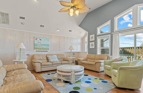 Southern Shores House | Caribbean Breeze: Awesome home perfect location and short walk to the beach