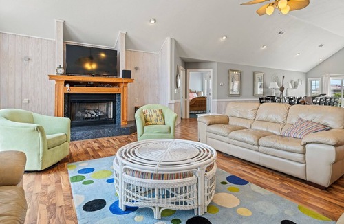 Southern Shores House | Caribbean Breeze: Awesome home perfect location and short walk to the beach