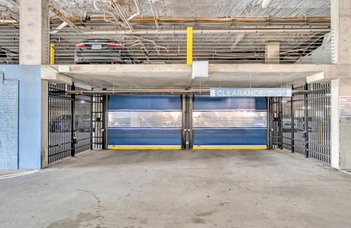 Second Ward Apartment | Carolina Horizon - Pool, City Views, Free Parking