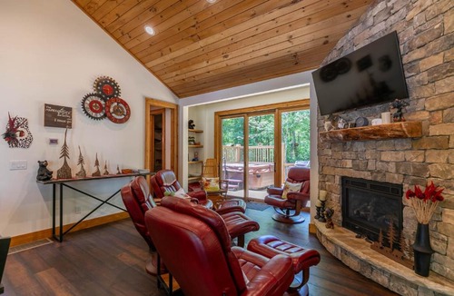 Blowing Rock House | Carolina Wren Cottage