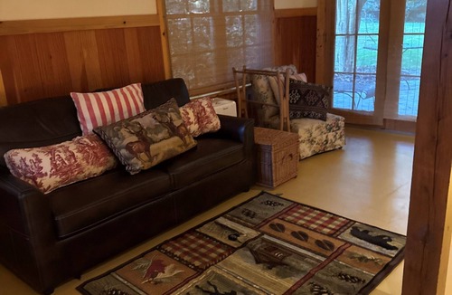 Croom House | Carriage House on 42 Acres in West River. Just 17 Miles from Annapolis.