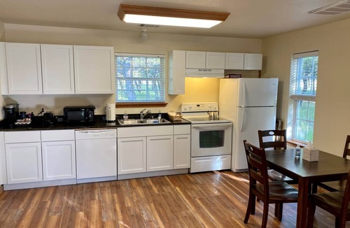 Ingram House | Casa Blanca's Cabin B, 1BR/1BA, Sleeps 4, Porch, Grill