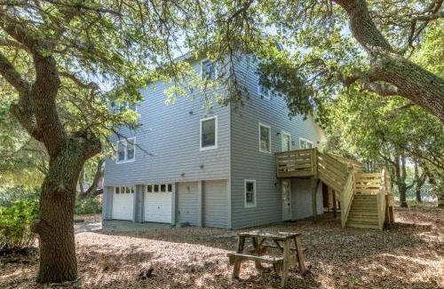 Duck House | Casa La Playa - Duck, Sanderling, Lakefront, 160 Yards to the Beach, Community Pool, Pets OK