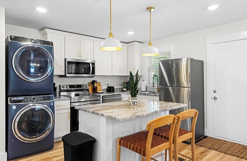 Durham House | Casita in Durham starting @ 3.5k/month 5min from DT