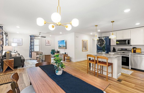 Durham House | Casita in Durham starting @ 3.5k/month 5min from DT