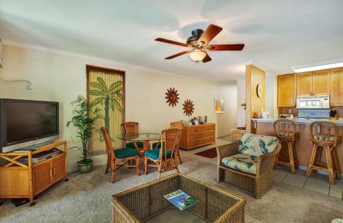 Historic Kailua Village Apartment | Castle At Kona Reef