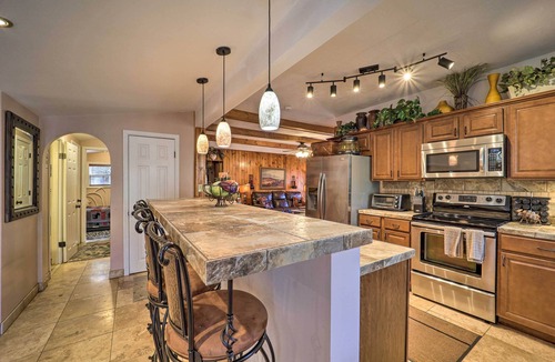 Cattail Creek Cabin | 'Cattail Creek' Escape, 44 Mi to Mt Mitchell!