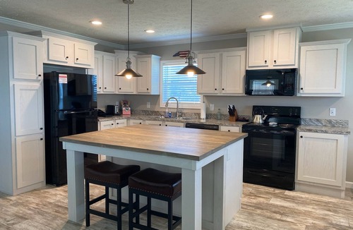 Cedar Island House | Cedar Island Bay ~ Great Sunrises & Water Views ~ Quiet Setting ~ ADULTS ONLY!
