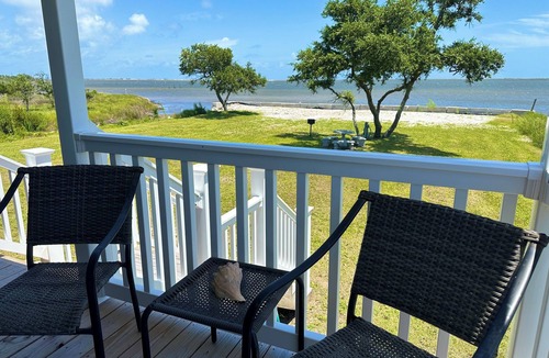 Cedar Island House | Cedar Island Bay ~ Great Sunrises & Water Views ~ Quiet Setting ~ ADULTS ONLY!