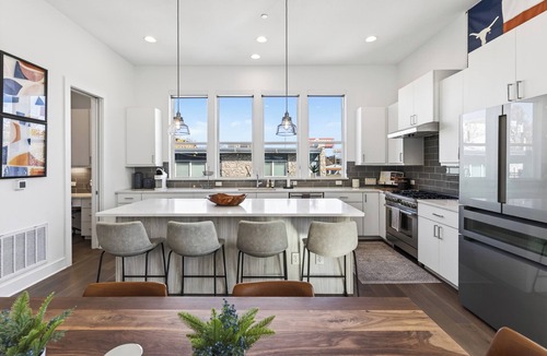 Hancock House | Central Austin Rooftop Home w/Balcony Near UT & Downtown | Concordia Retreat