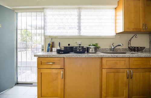 Makiki Condo | Central HNL Condo, Bike-Bus Friendly, Pet-Friendly!