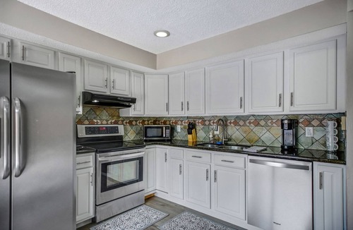 Southside House | Central Mandarin, quiet, Convenient neighborhood!