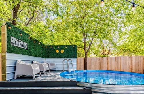 Beacon Ridge House | Central⛪ Pool 🏊‍♀️BBQ🍗 Spa 🌊4BR👩‍👩‍👧‍👧9 Beds🎡 Arcade🐱‍👓 Shuffleboard
