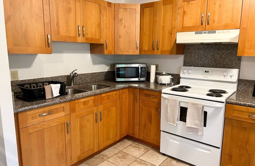 Wahiawa House | Centrally located | 15 minutes from North Shore | 30 Day Minimum