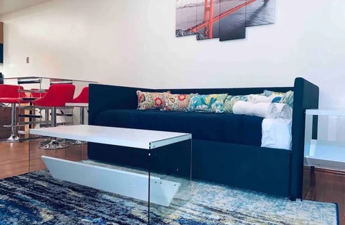 Park View House | Centrally Located 5B NW Home-10 Mins walk to metro