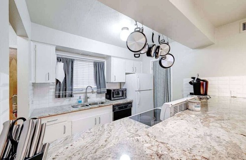 Tarrytown Condo | Centrally located in Historic Tarrytown