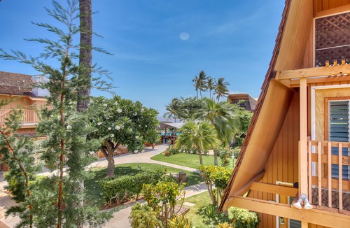Kaunakakai Apartment | Centrally-Located Studio w/Free WiFi, Shared Pool, Grills, & Kitchenette
