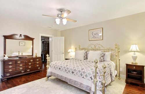 Savannah Victorian District Apartment | Change of Place Garden Level
