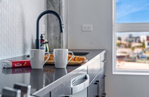 Channel District Apartment | Channelside Studio: Work | Live | Explore DT Area!