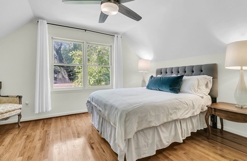 Riverland Terrace House | Charleston Guest House: with pool on Golf Course