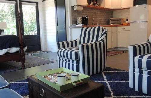Charleston Cottage | Charleston Studio Cottage minutes from Historic Downtown with offstreet parking