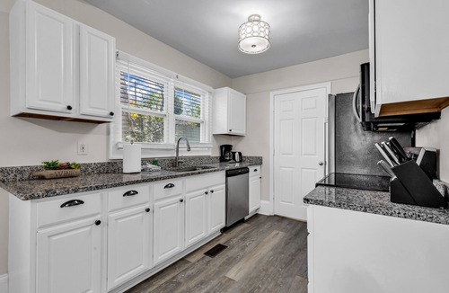 Villa Heights House | Charlotte Luxury 3BR Home NoDa