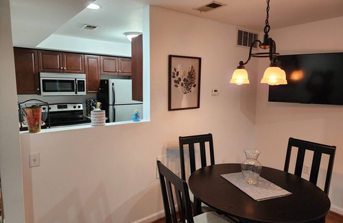 Bloomingdale Apartment | Charming 1 Bedroom Apartment in Historic Bloomingdale