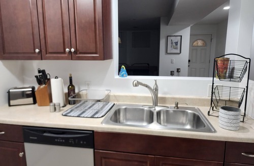 Bloomingdale Apartment | Charming 1 Bedroom Apartment in Historic Bloomingdale