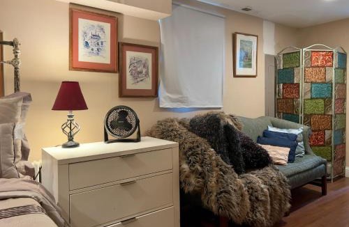 Yorktown Apartment | Charming 1-bedroom Basement Close to DC Pets Allowed