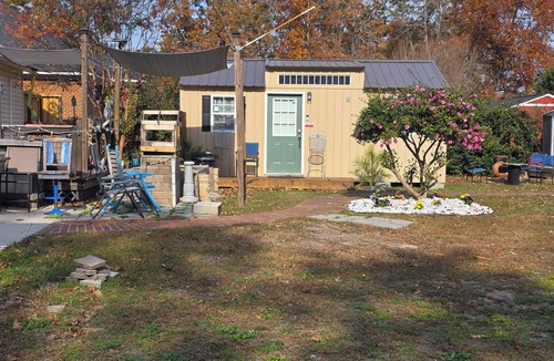 Florence Cabin | Charming 1-bedroom cabin in welcoming Florence with AC and heating